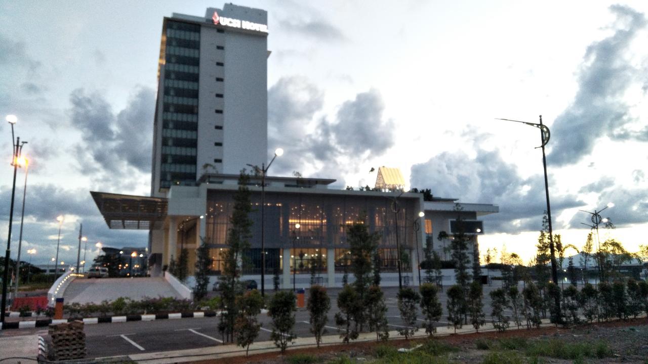 Ucsi Hotel Kuching Exterior foto