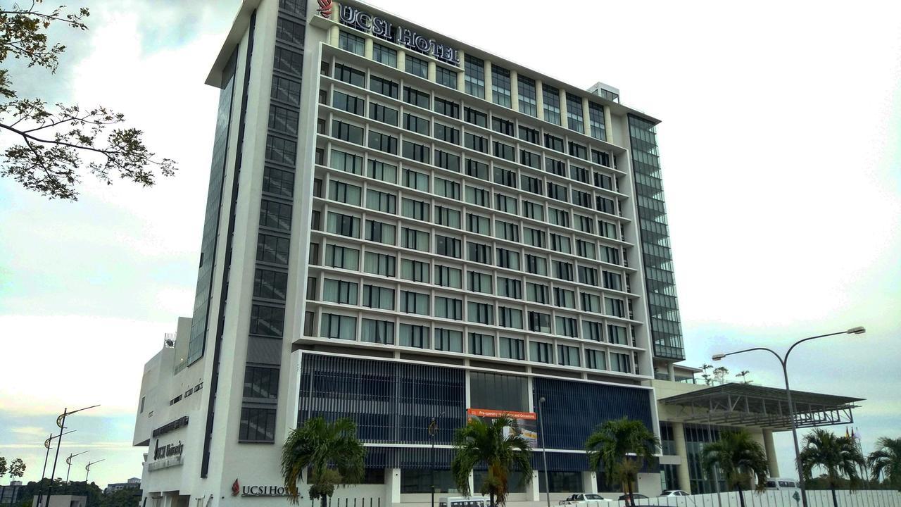 Ucsi Hotel Kuching Exterior foto